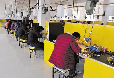 計(jì)算機(jī)軟硬件的技術(shù)開(kāi)發(fā)在商洛的實(shí)踐與未來(lái)展望